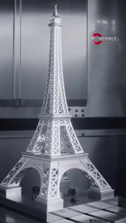 Tour Eiffel en aluminium